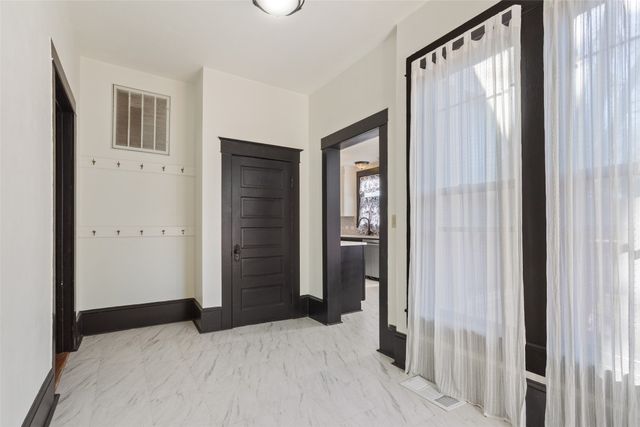 900 W 6th Street, Mcgregor, TX 76657