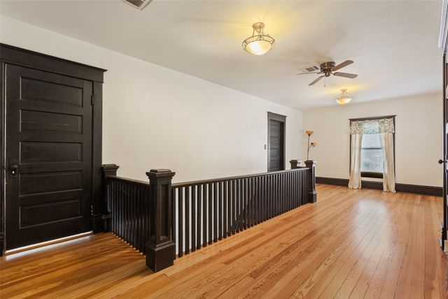 900 W 6th Street, Mcgregor, TX 76657