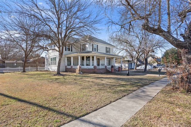 900 W 6th Street, Mcgregor, TX 76657