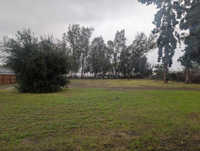 2418 N Fowler Avenue, Fresno, CA 93727