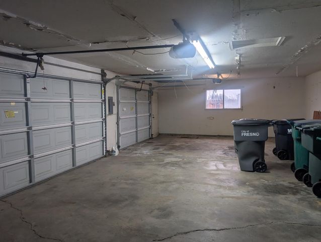 2418 N Fowler Avenue, Fresno, CA 93727