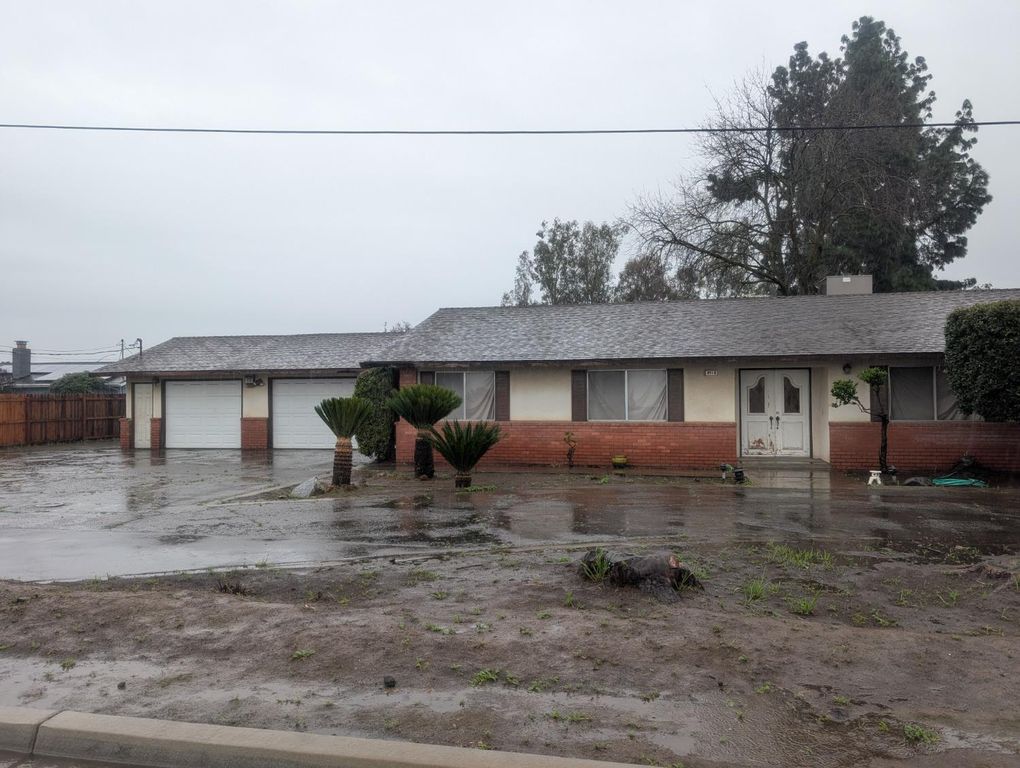 2418 N Fowler Avenue, Fresno, CA 93727