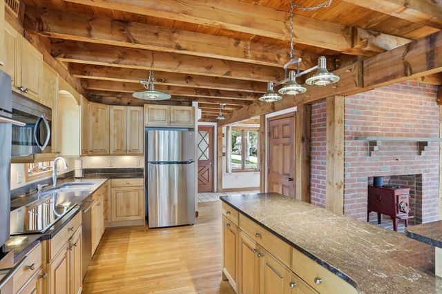 15 Town Rd, Littleton, MA 01460