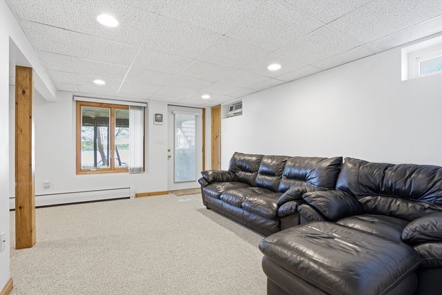 15 Town Rd, Littleton, MA 01460