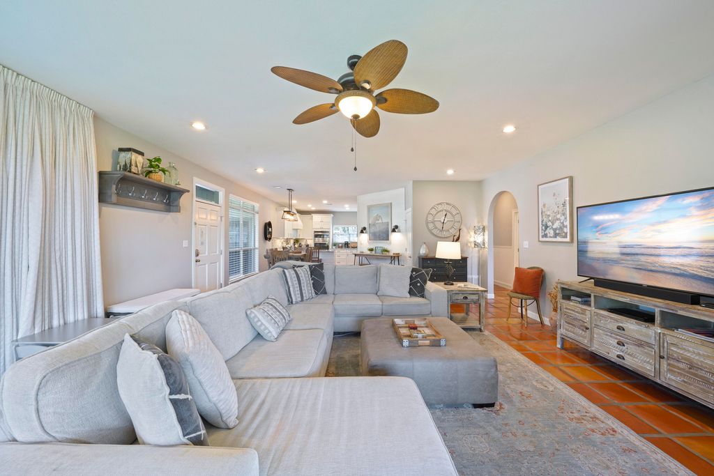 9815 US Highway 98 W, Unit 44, Miramar Beach, FL 32550