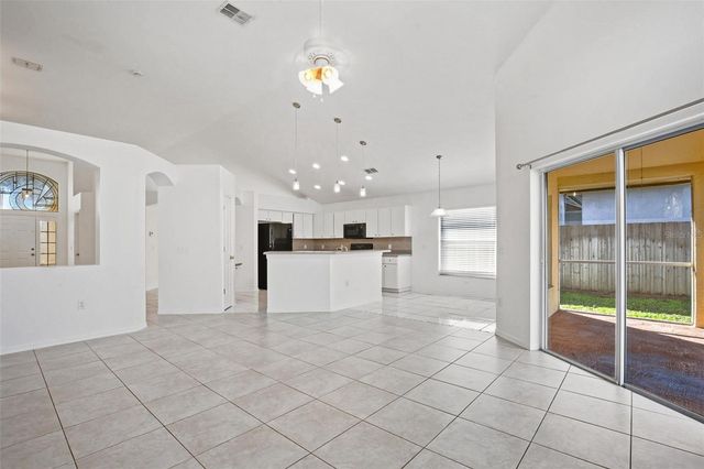 16502 LAKE HEATHER DRIVE, Tampa, FL 33618