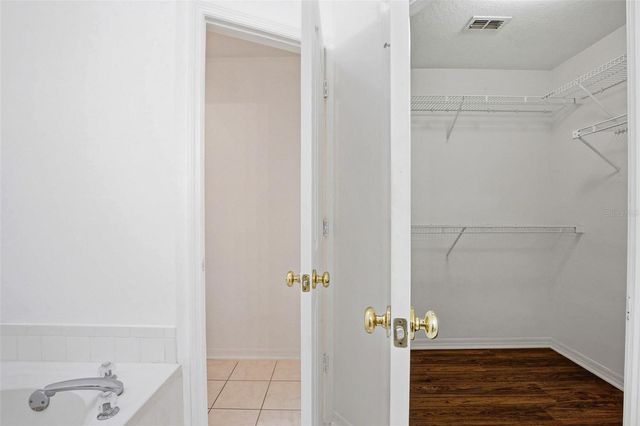 16502 LAKE HEATHER DRIVE, Tampa, FL 33618