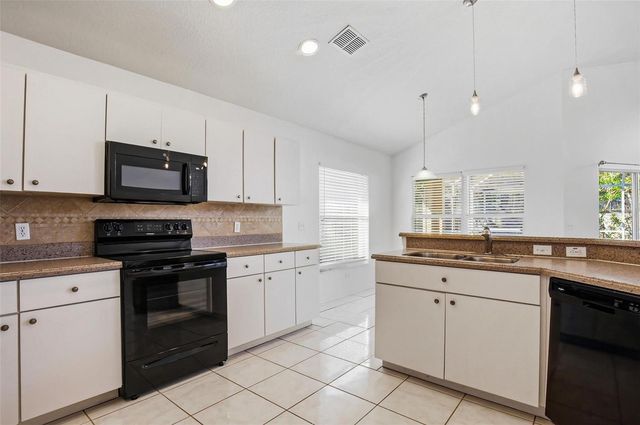 16502 LAKE HEATHER DRIVE, Tampa, FL 33618