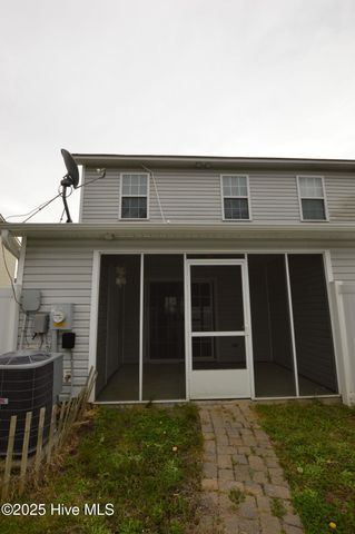 8000 Banister Loop, Jacksonville, NC 28546