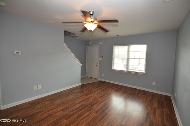 8000 Banister Loop, Jacksonville, NC 28546