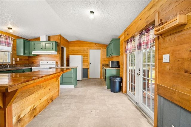 261 BEAUBOUEF Road, Deville, LA 71328