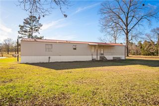 261 BEAUBOUEF Road, Deville, LA 71328