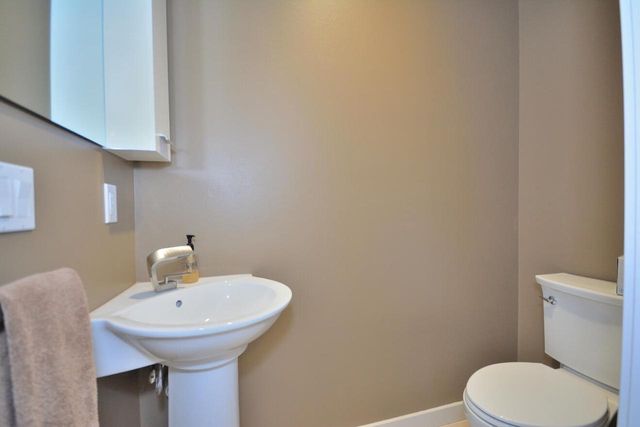 305 Mill Reserve DRIVE, Waukesha, WI 53188