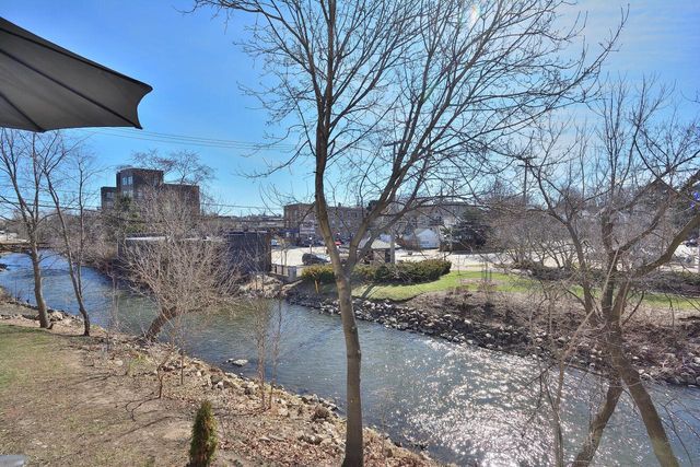 305 Mill Reserve DRIVE, Waukesha, WI 53188