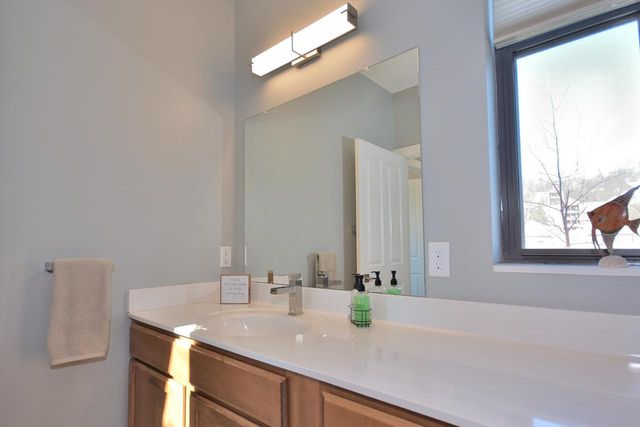 305 Mill Reserve DRIVE, Waukesha, WI 53188