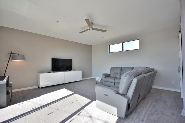 305 Mill Reserve DRIVE, Waukesha, WI 53188