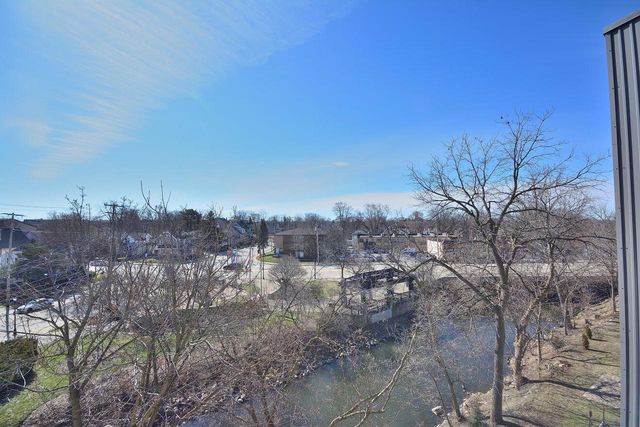 305 Mill Reserve DRIVE, Waukesha, WI 53188