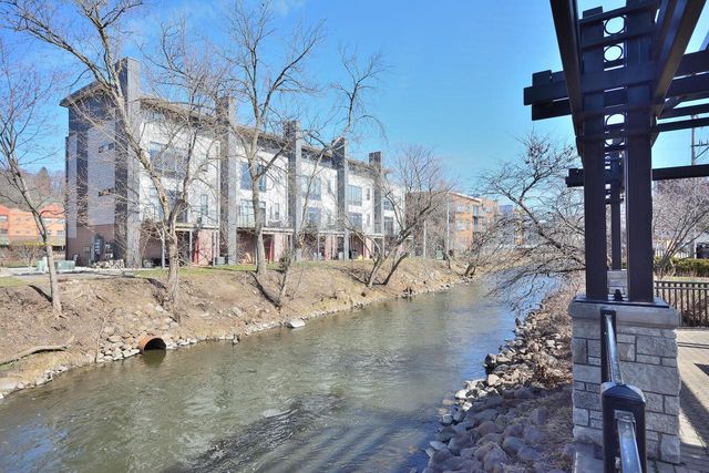 305 Mill Reserve DRIVE, Waukesha, WI 53188