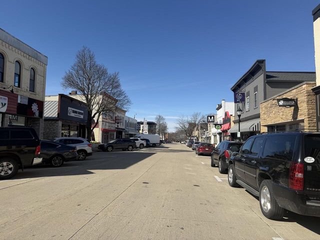 305 Mill Reserve DRIVE, Waukesha, WI 53188