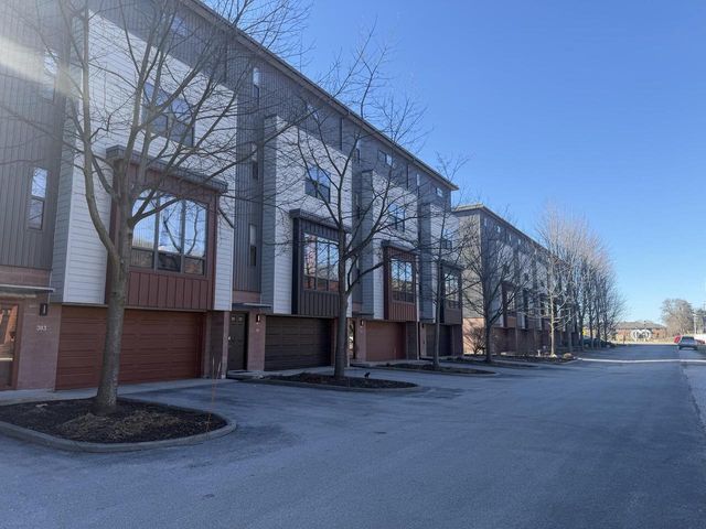 305 Mill Reserve DRIVE, Waukesha, WI 53188