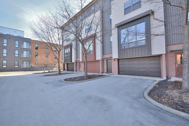 305 Mill Reserve DRIVE, Waukesha, WI 53188