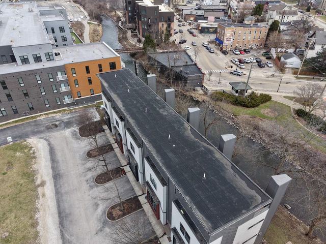 305 Mill Reserve DRIVE, Waukesha, WI 53188