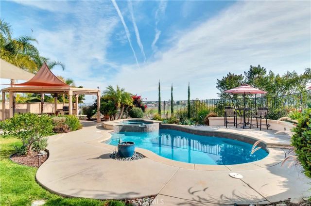 3911 Holly Springs Drive, Corona, CA 92881