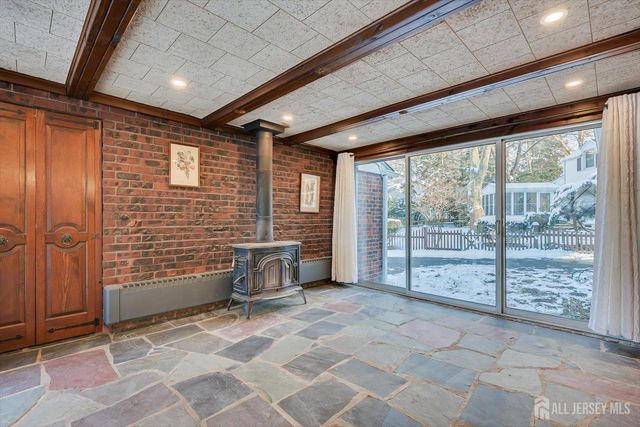 21 Garden Terrace, East Brunswick, NJ 08850