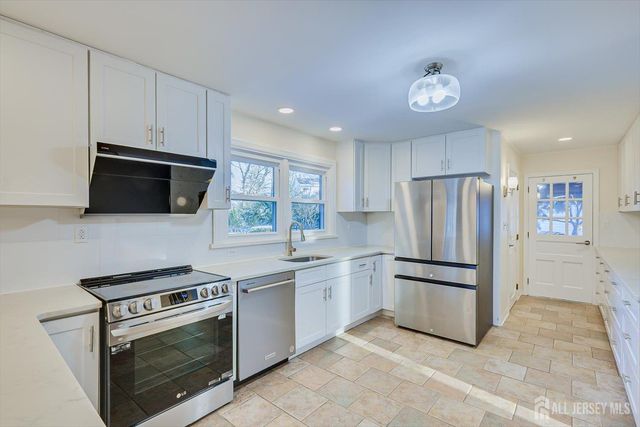 21 Garden Terrace, East Brunswick, NJ 08850