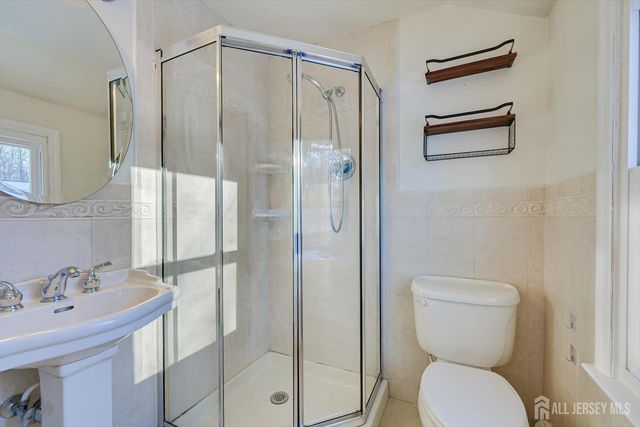 21 Garden Terrace, East Brunswick, NJ 08850