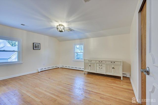 21 Garden Terrace, East Brunswick, NJ 08850