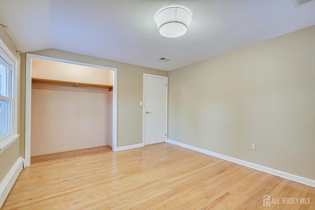 21 Garden Terrace, East Brunswick, NJ 08850