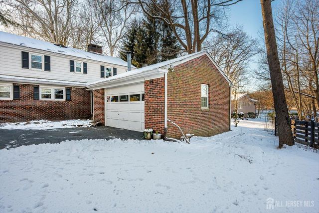 21 Garden Terrace, East Brunswick, NJ 08850