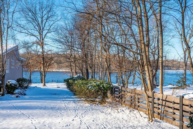 21 Garden Terrace, East Brunswick, NJ 08850