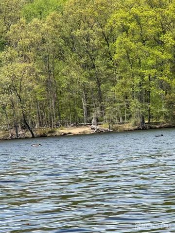 21 Garden Terrace, East Brunswick, NJ 08850