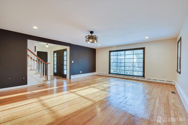 21 Garden Terrace, East Brunswick, NJ 08850