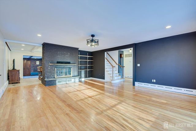 21 Garden Terrace, East Brunswick, NJ 08850