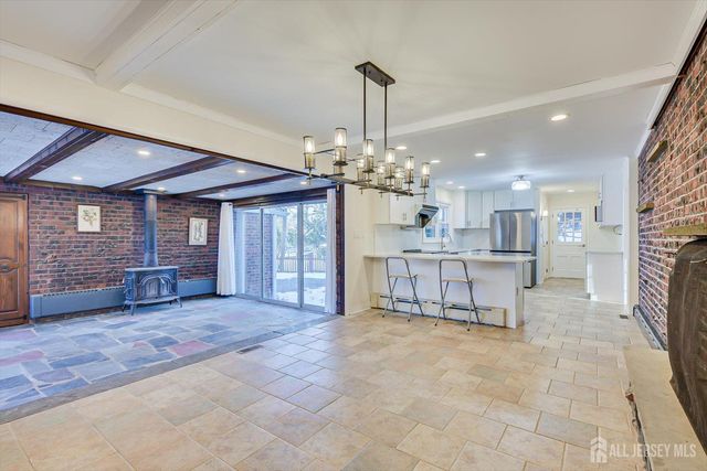 21 Garden Terrace, East Brunswick, NJ 08850