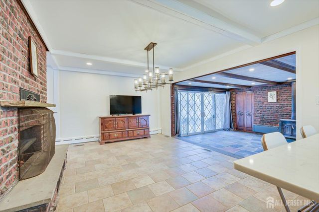 21 Garden Terrace, East Brunswick, NJ 08850