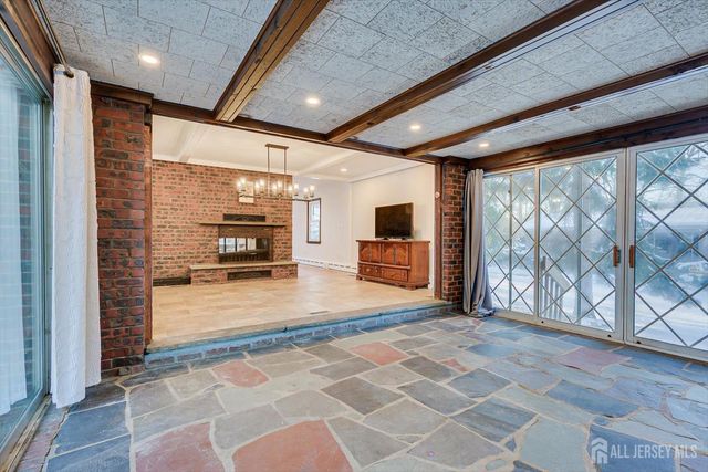 21 Garden Terrace, East Brunswick, NJ 08850