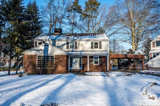 21 Garden Terrace, East Brunswick, NJ 08850