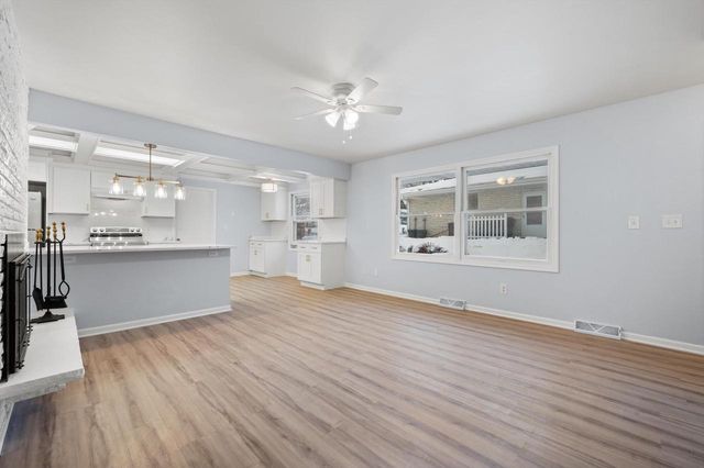 3455 S Russel ROAD, New Berlin, WI 53151