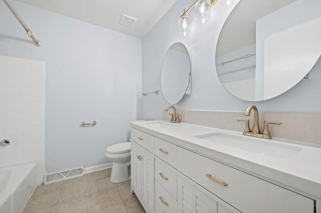 3455 S Russel ROAD, New Berlin, WI 53151