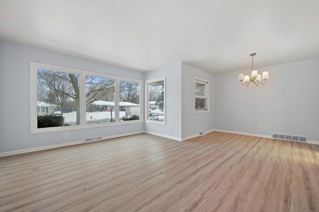 3455 S Russel ROAD, New Berlin, WI 53151