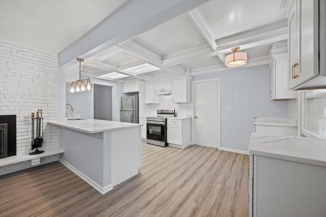 3455 S Russel ROAD, New Berlin, WI 53151