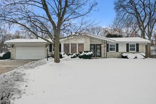 3455 S Russel ROAD, New Berlin, WI 53151