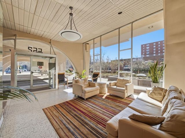 552 N Neville St Unit C, Oakland, PA 15213