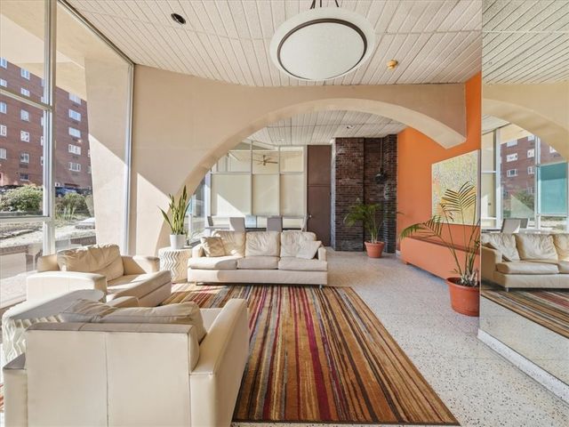 552 N Neville St Unit C, Oakland, PA 15213