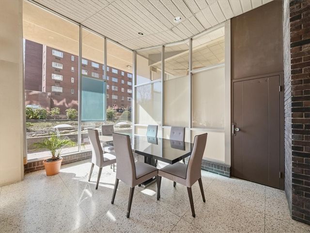 552 N Neville St Unit C, Oakland, PA 15213