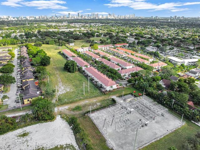 1007 NE 208th Street 1007, Miami, FL 33179